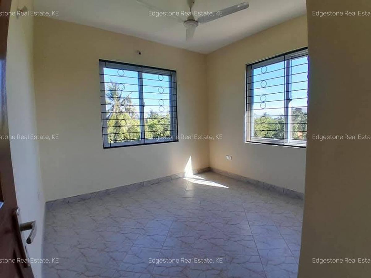 2 Bed Apartment with En Suite in Mtwapa - 16