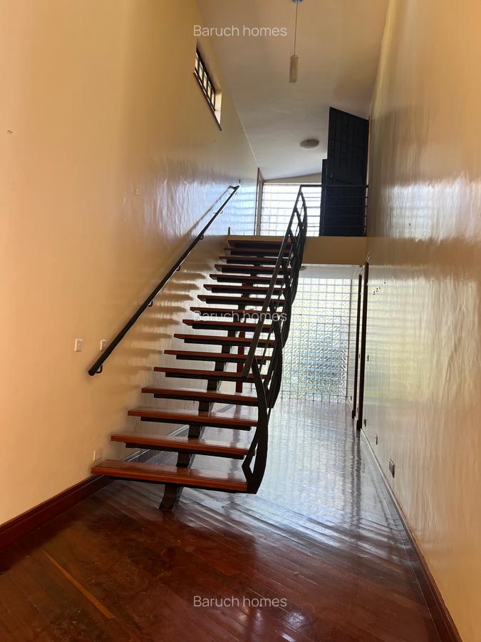 4 Bed House with En Suite in Runda - 4