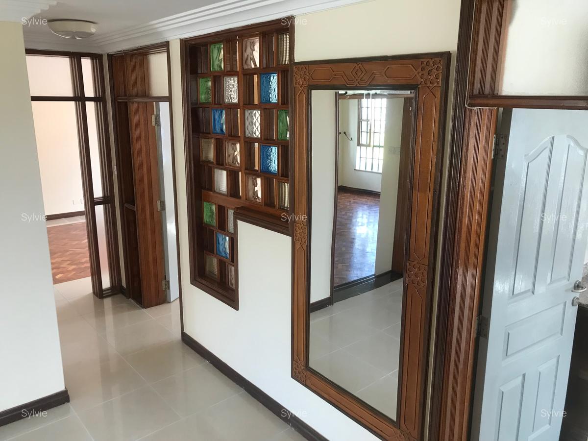 5 Bed Villa with En Suite in Runda - 11