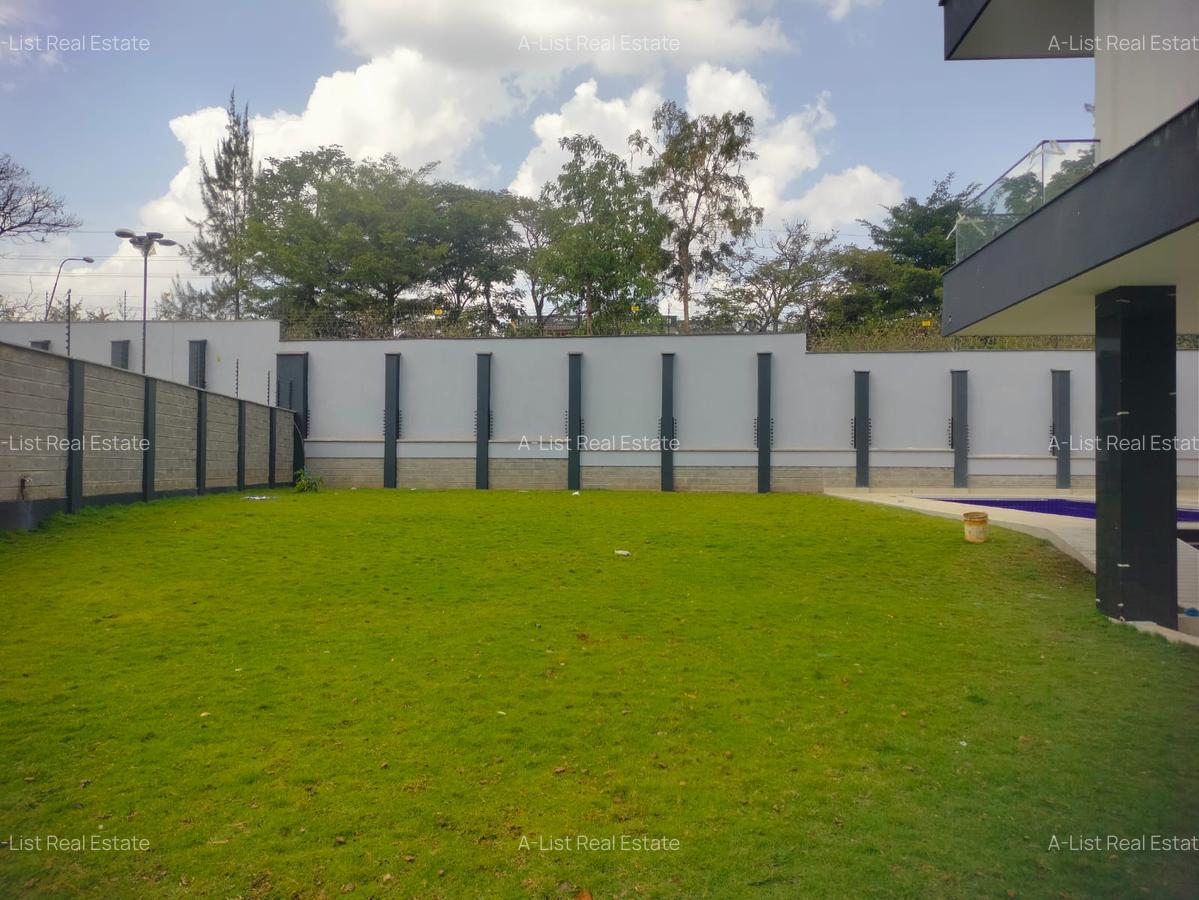 6 Bed House with En Suite at Nyari - 9
