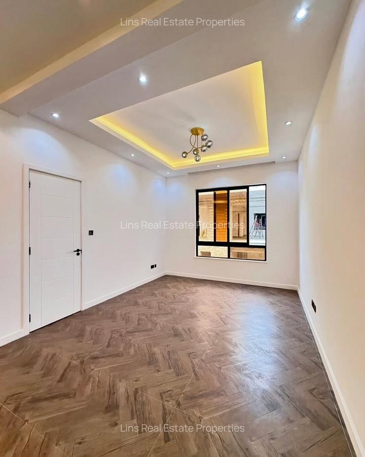 5 Bed Townhouse with En Suite in Lavington - 6