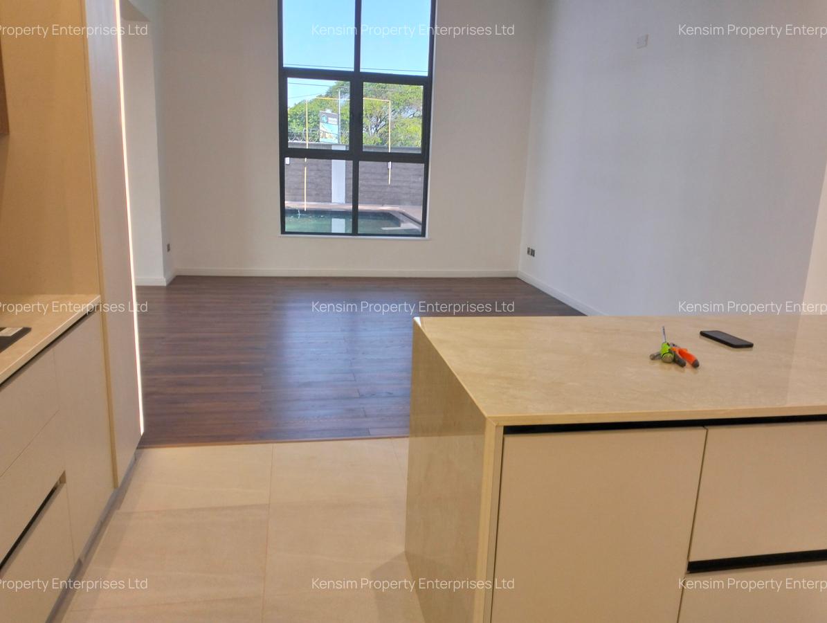 5 Bed Townhouse with En Suite in Lavington - 6