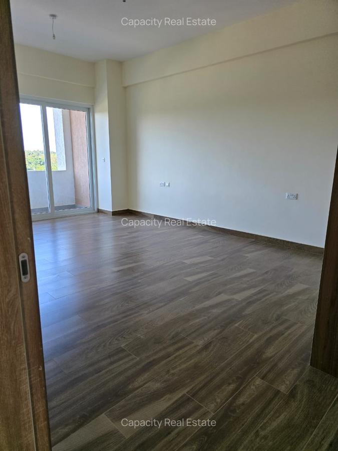 3 Bed Apartment with En Suite in Parklands - 8