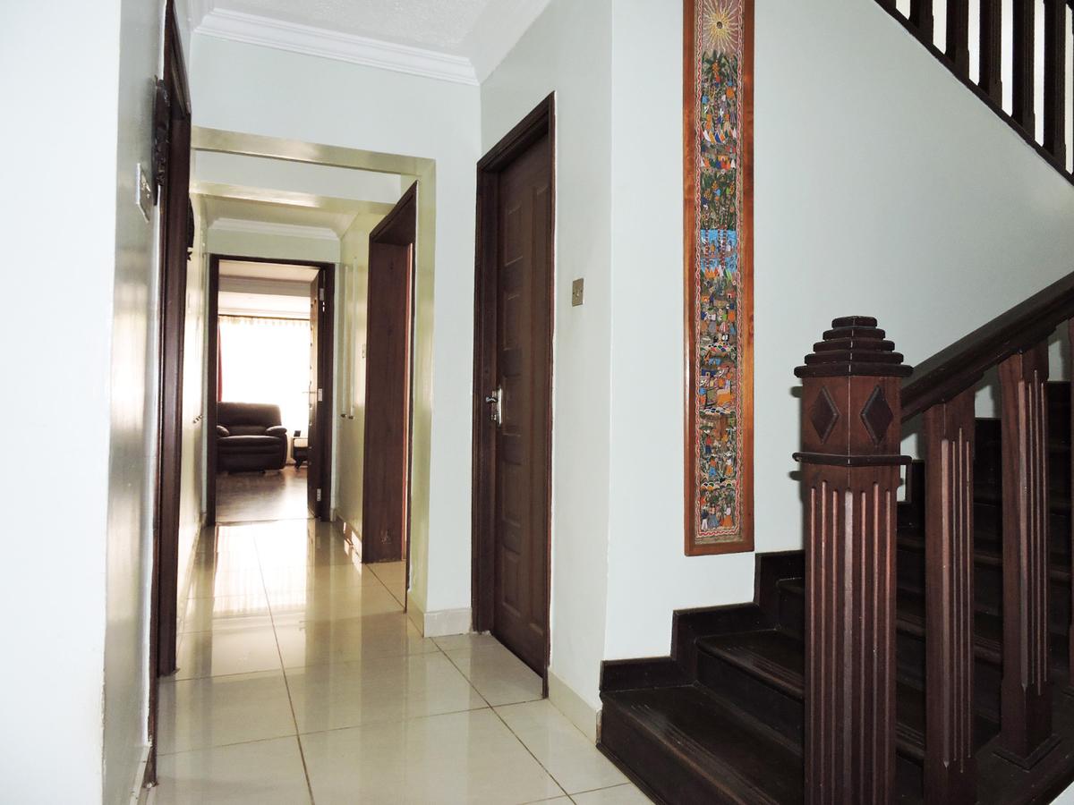 5 Bed Townhouse with En Suite in Nyari - 7