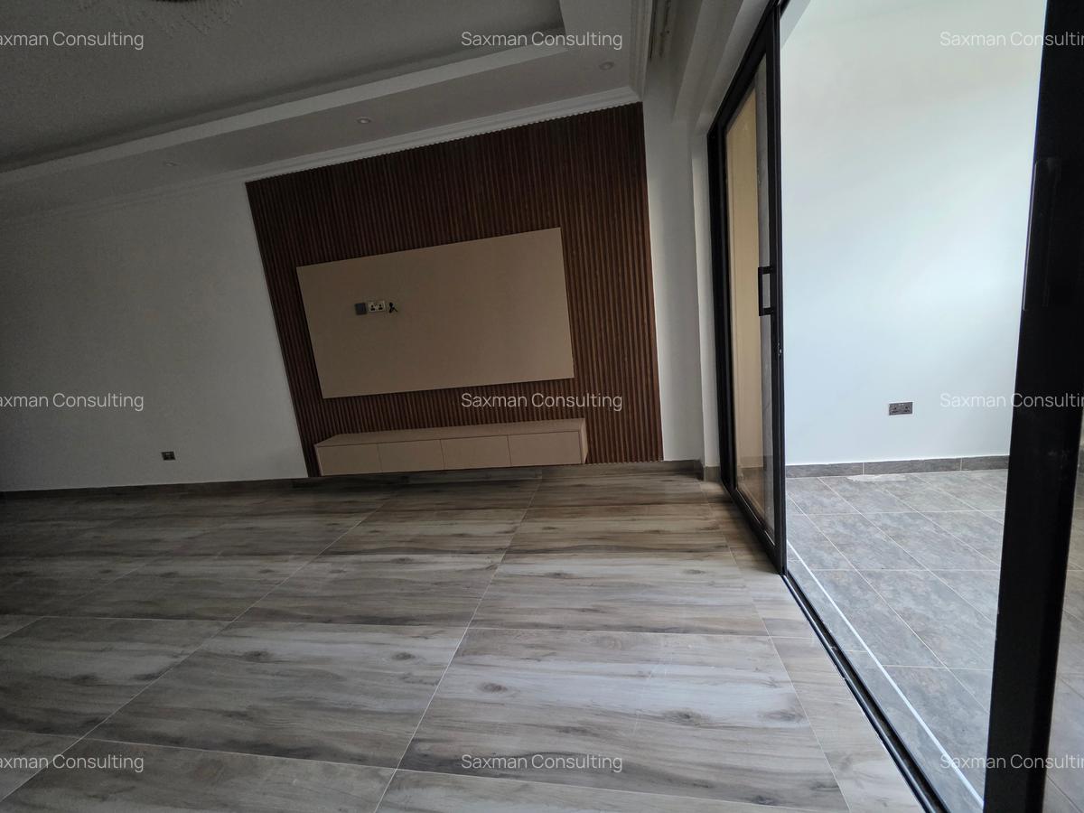 2 Bed Apartment with En Suite in Brookside - 3