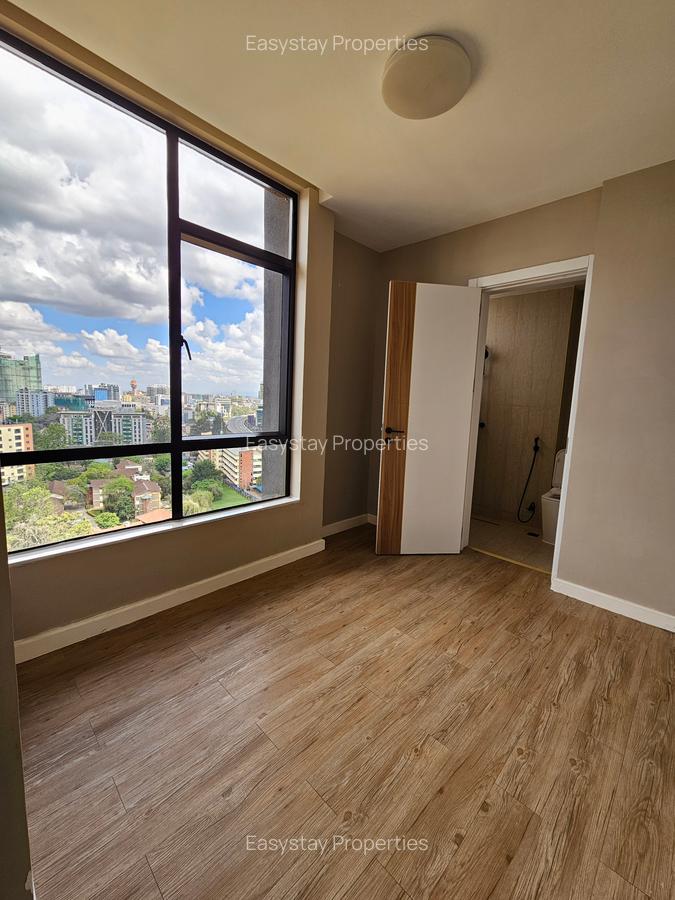 2 Bed Apartment with En Suite in Brookside - 7