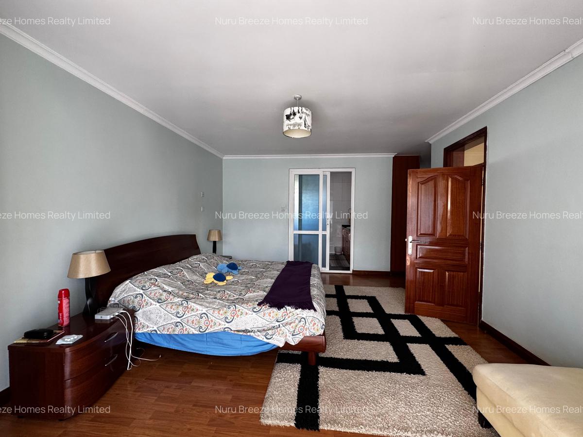 4 Bed Townhouse with En Suite in Lavington - 13