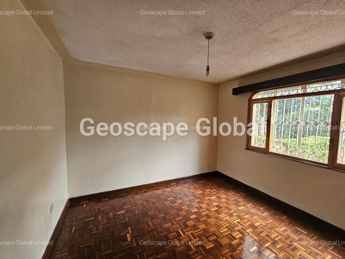 4 Bed House with En Suite in Runda - 14