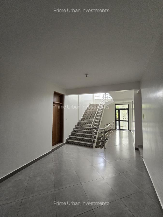 Serviced 4 Bed Apartment with En Suite in Nyali Area - 7