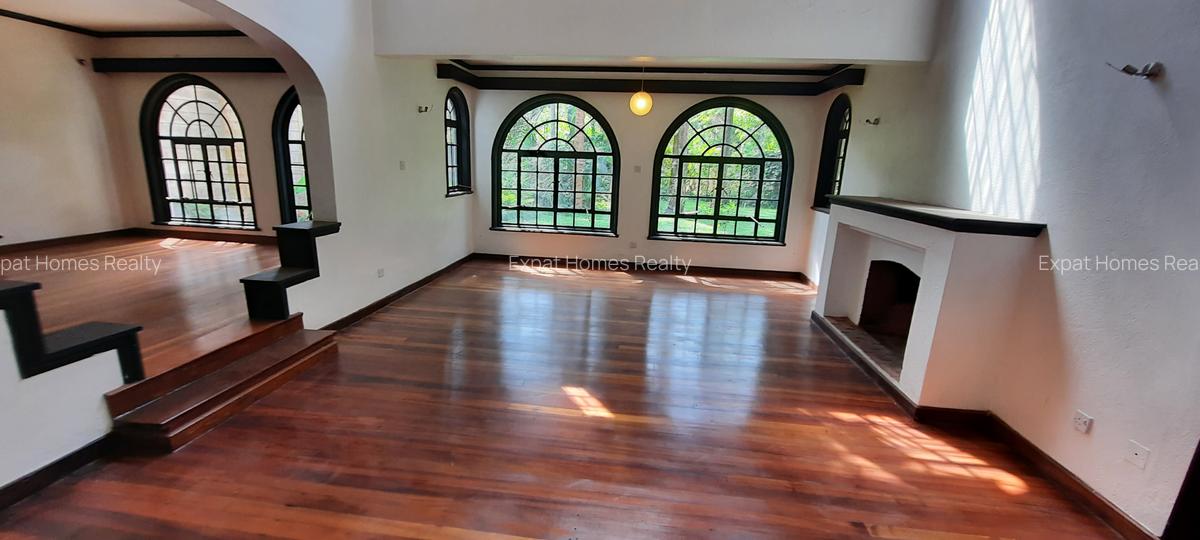 4 Bed Villa with En Suite in Lavington - 8