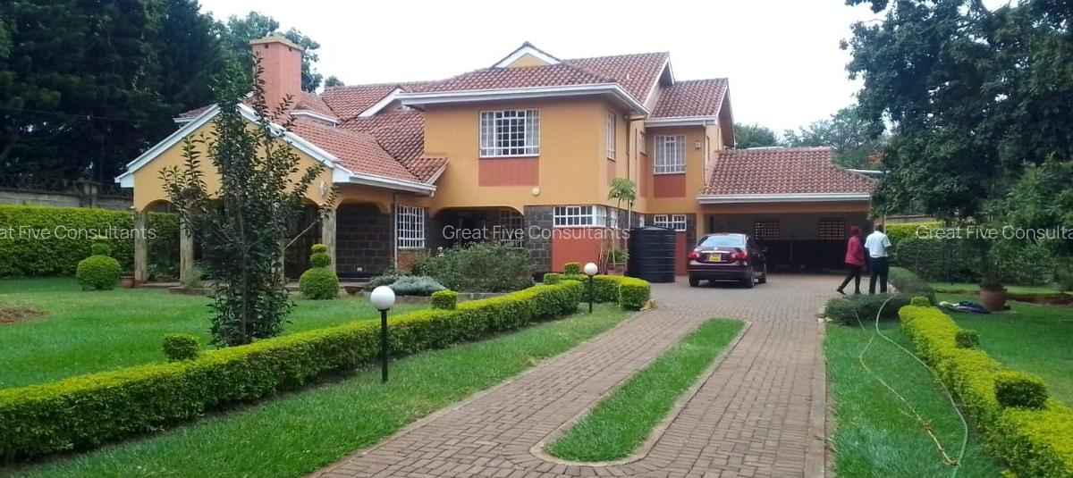 5 Bed Villa with En Suite in Runda - 1