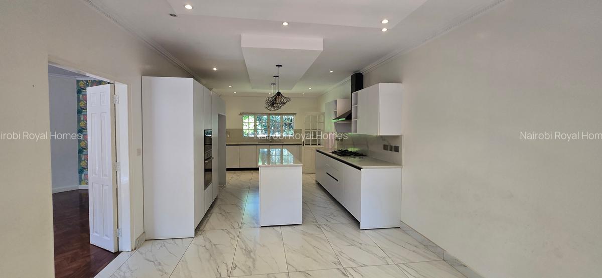 5 Bed House with En Suite at Jacaranda Avenue - 20