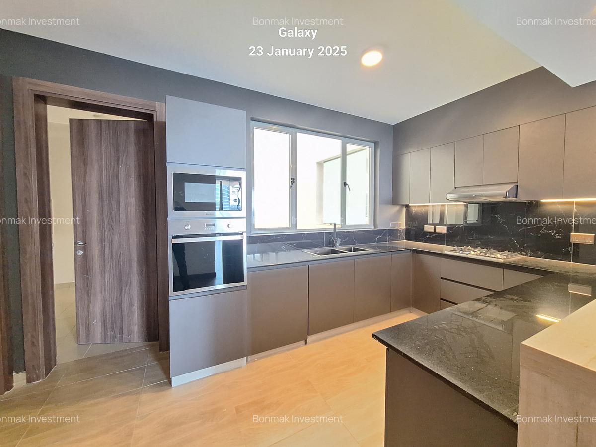 3 Bed Apartment with En Suite at Brookside Drive - 1