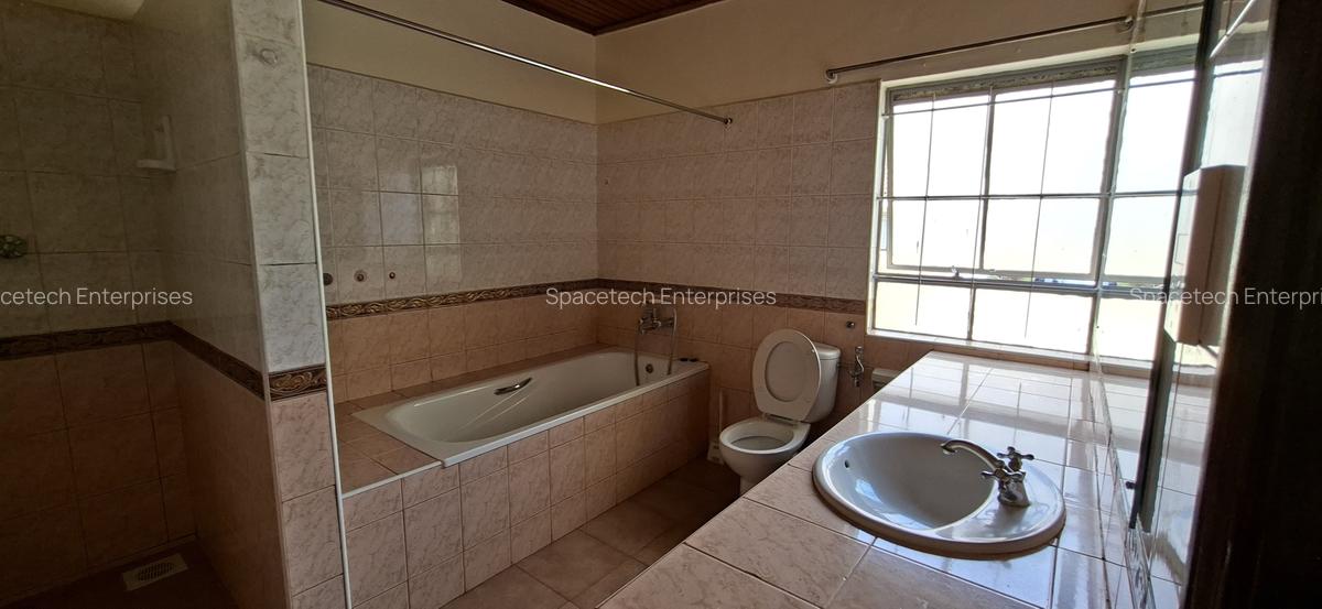 4 Bed Townhouse with Staff Quarters in Kilimani - 14