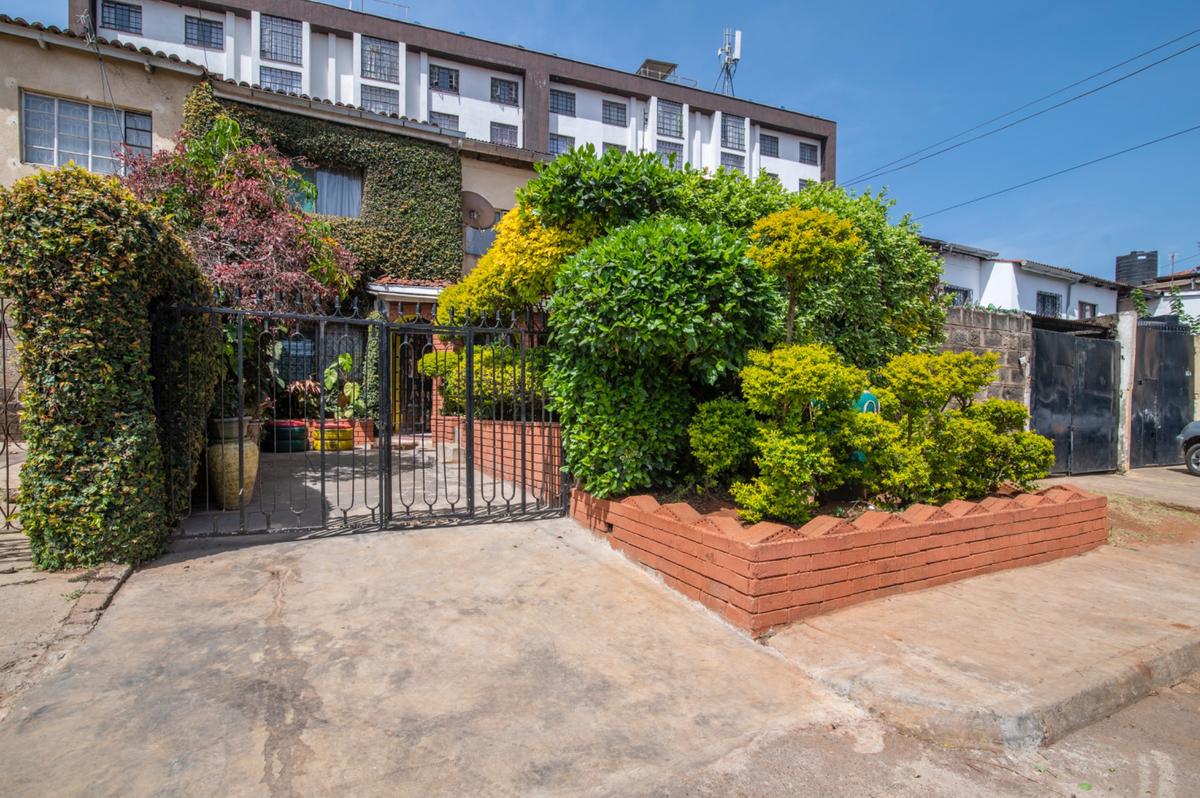 5 Bed Townhouse with En Suite in Langata - 17