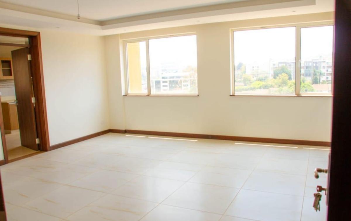 2 Bed Apartment with En Suite in Westlands Area - 15