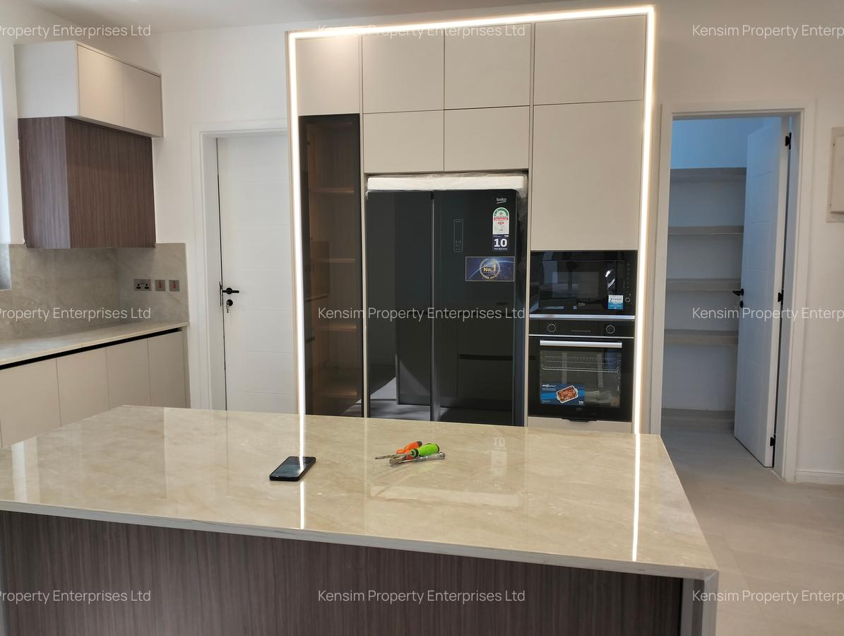 5 Bed Townhouse with En Suite in Lavington - 7