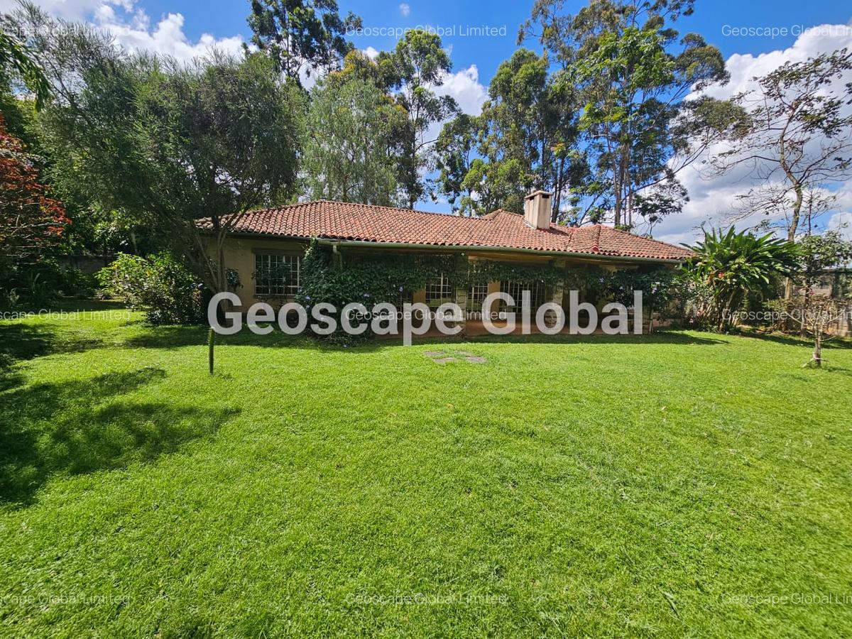 3 Bed House with En Suite in Ridgeways - 1