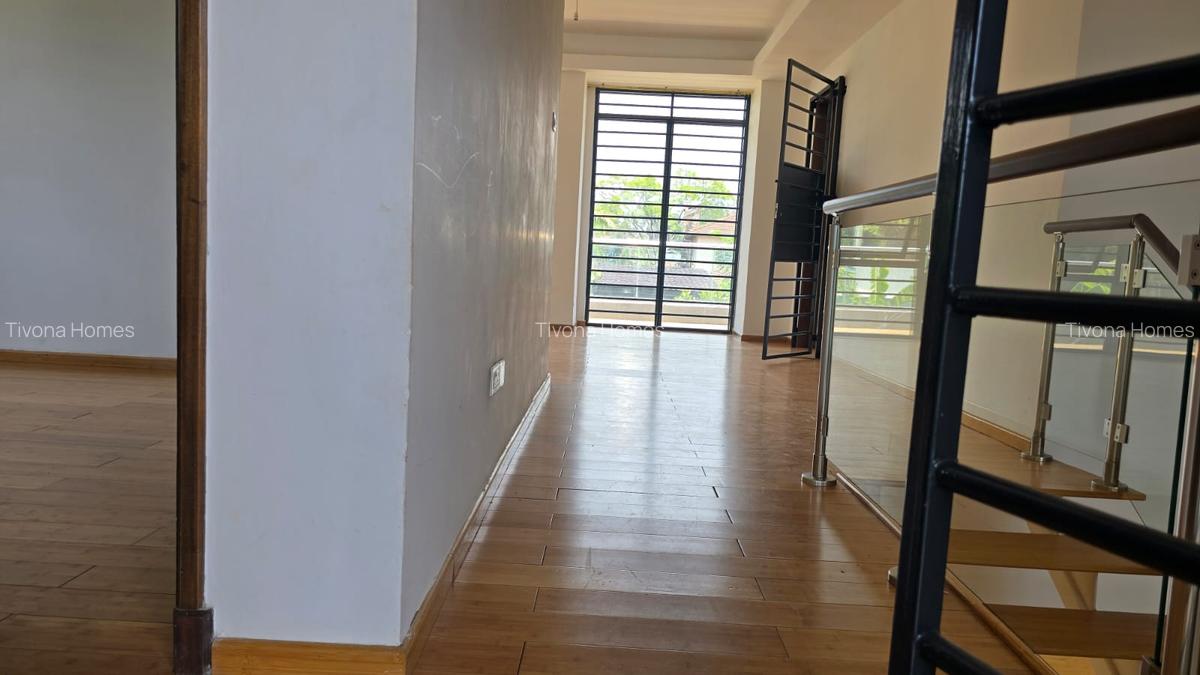 4 Bed House with En Suite in Garden Estate - 16