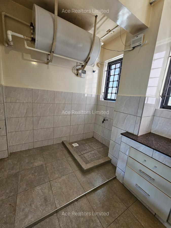 3 Bed Apartment with En Suite at City Park - 8