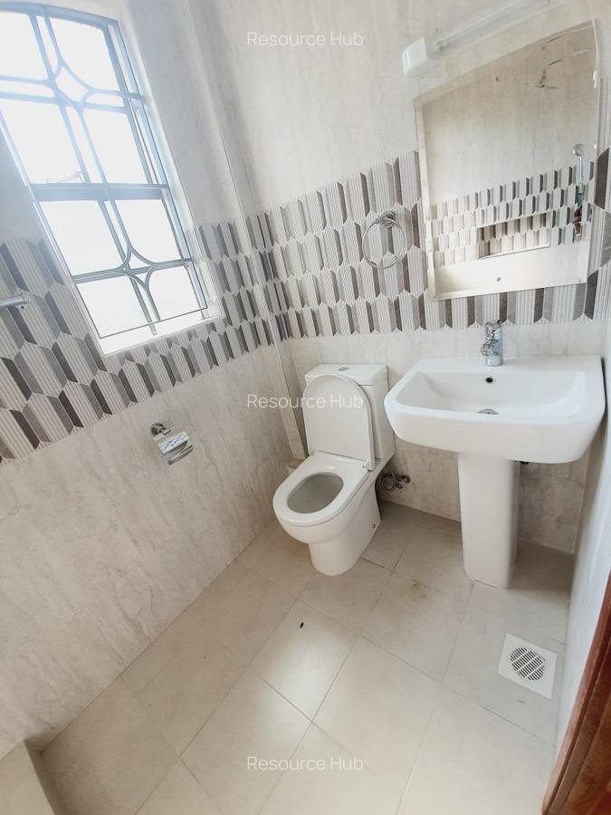 4 Bed Townhouse with En Suite at Riverside - 9