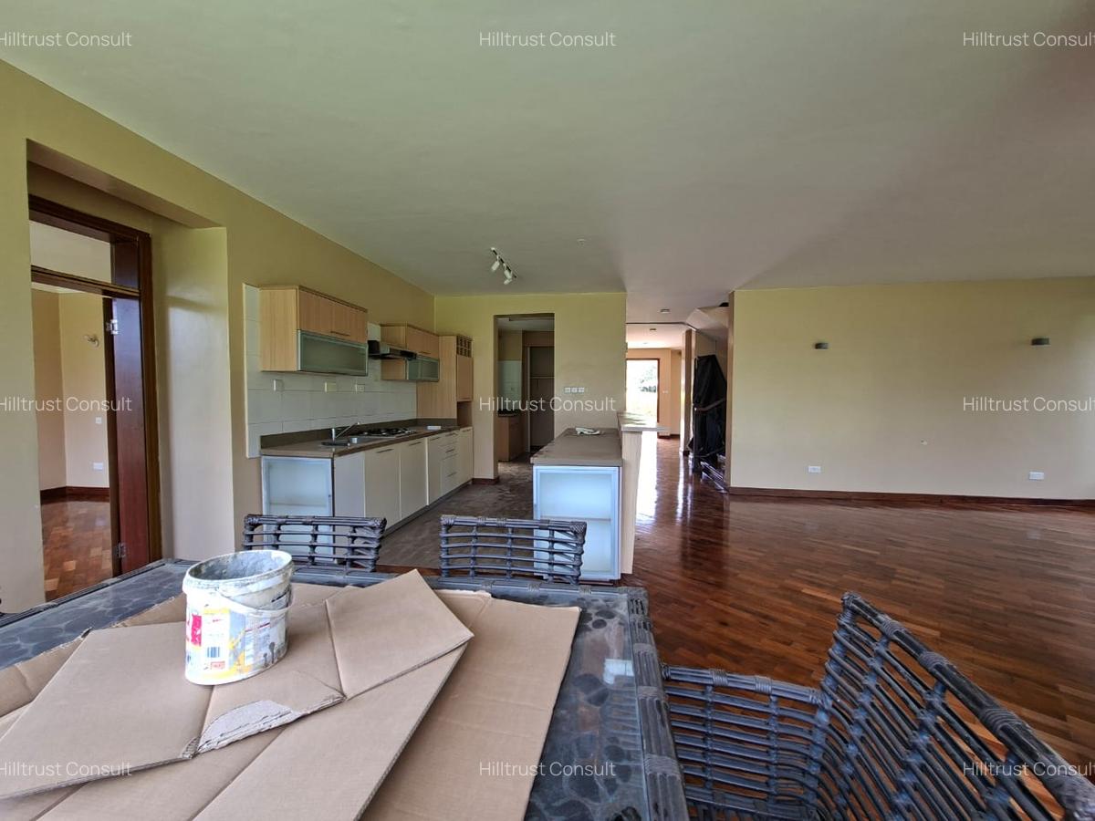 4 Bed Townhouse with En Suite in Ridgeways - 2