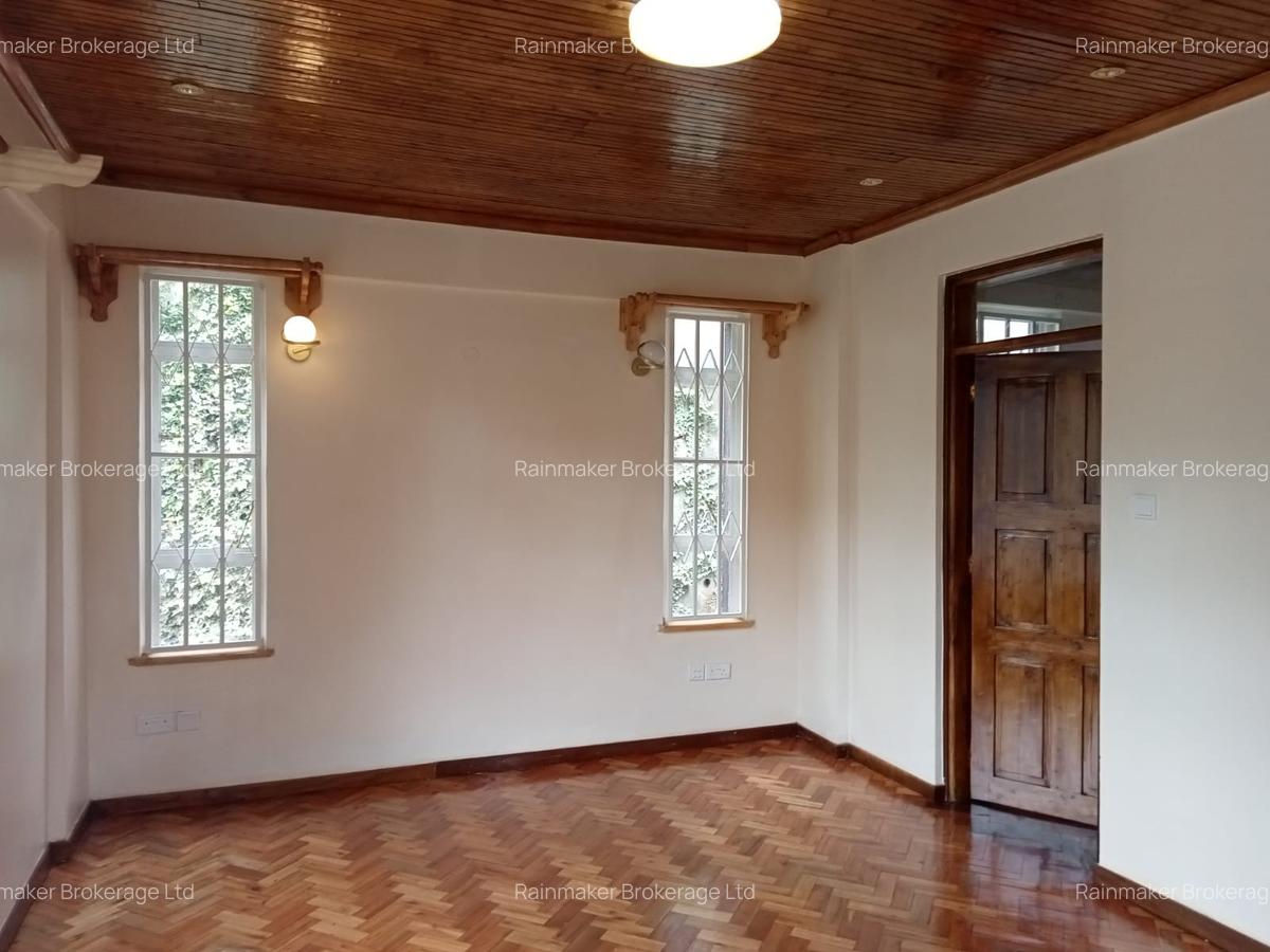 4 Bed House with En Suite in Spring Valley - 17