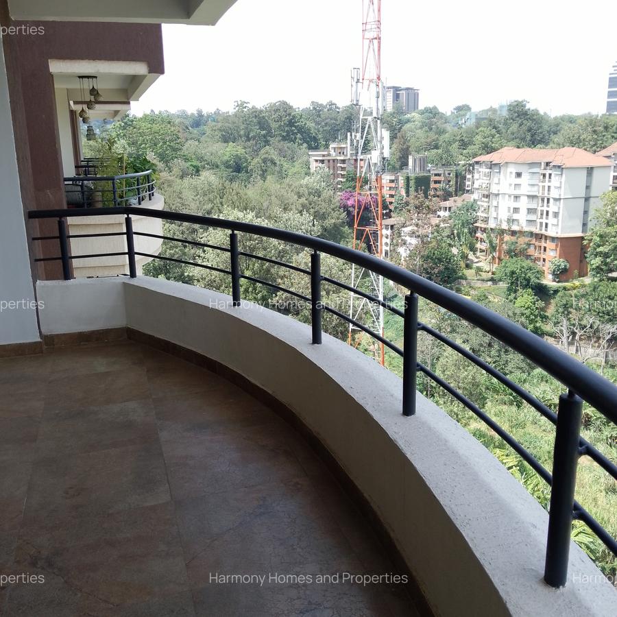 4 Bed Apartment with En Suite at Riverside - 10