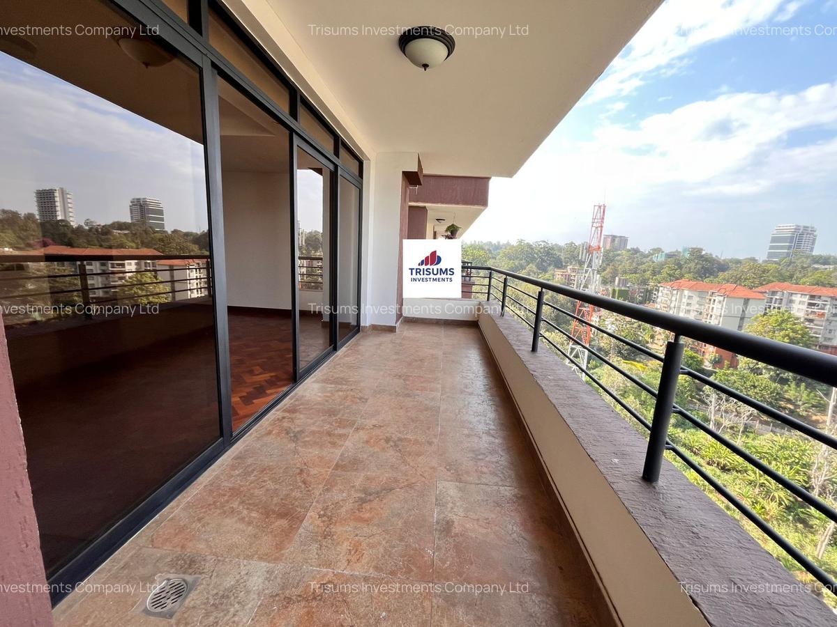 4 Bed Apartment with En Suite in Riverside - 10