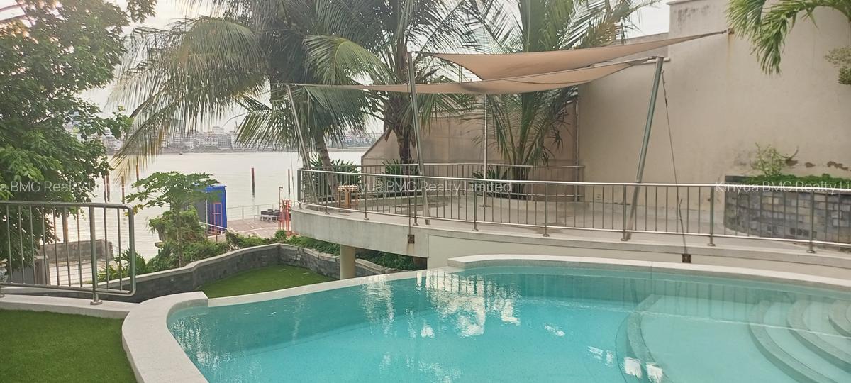 Serviced 2 Bed Apartment with En Suite at Tamarid - 11