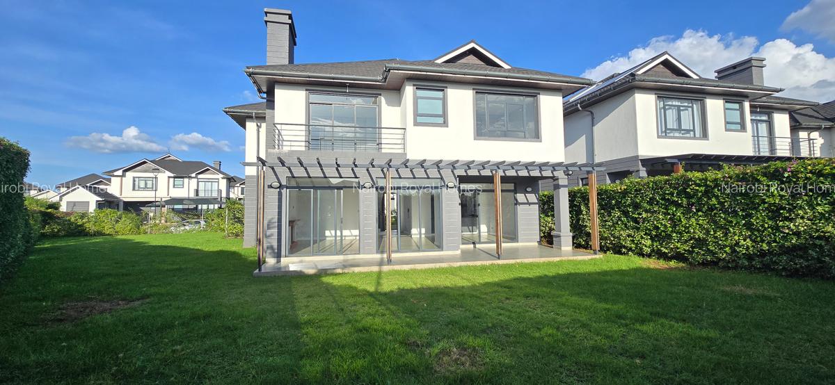 4 Bed House with En Suite at Fivestar Paradise - 1