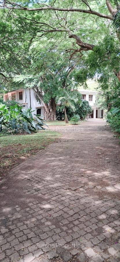 4 Bed House in Nyali Area - 1