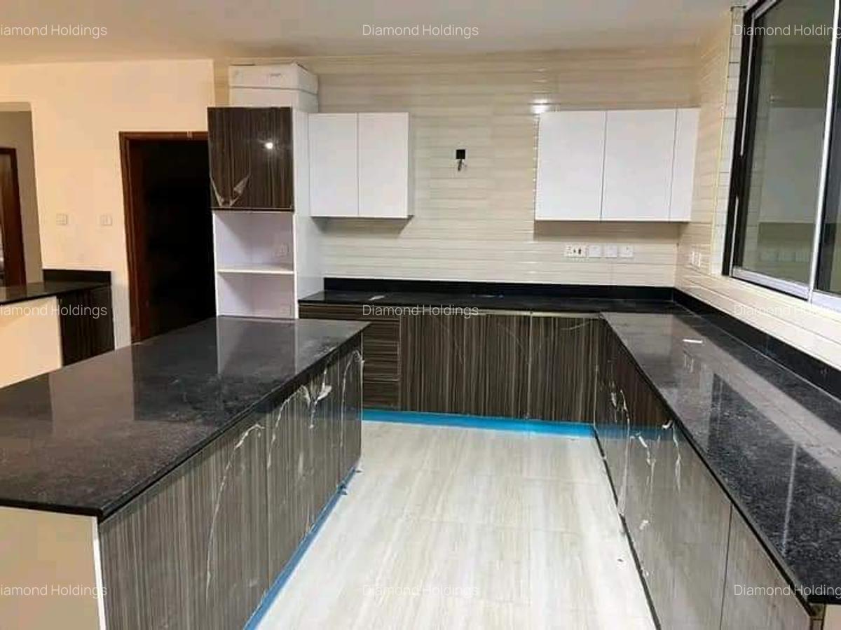 4 Bed Apartment with En Suite at Parklands - 1