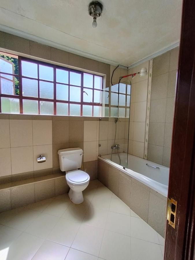 5 Bed Townhouse with En Suite in Lavington - 10
