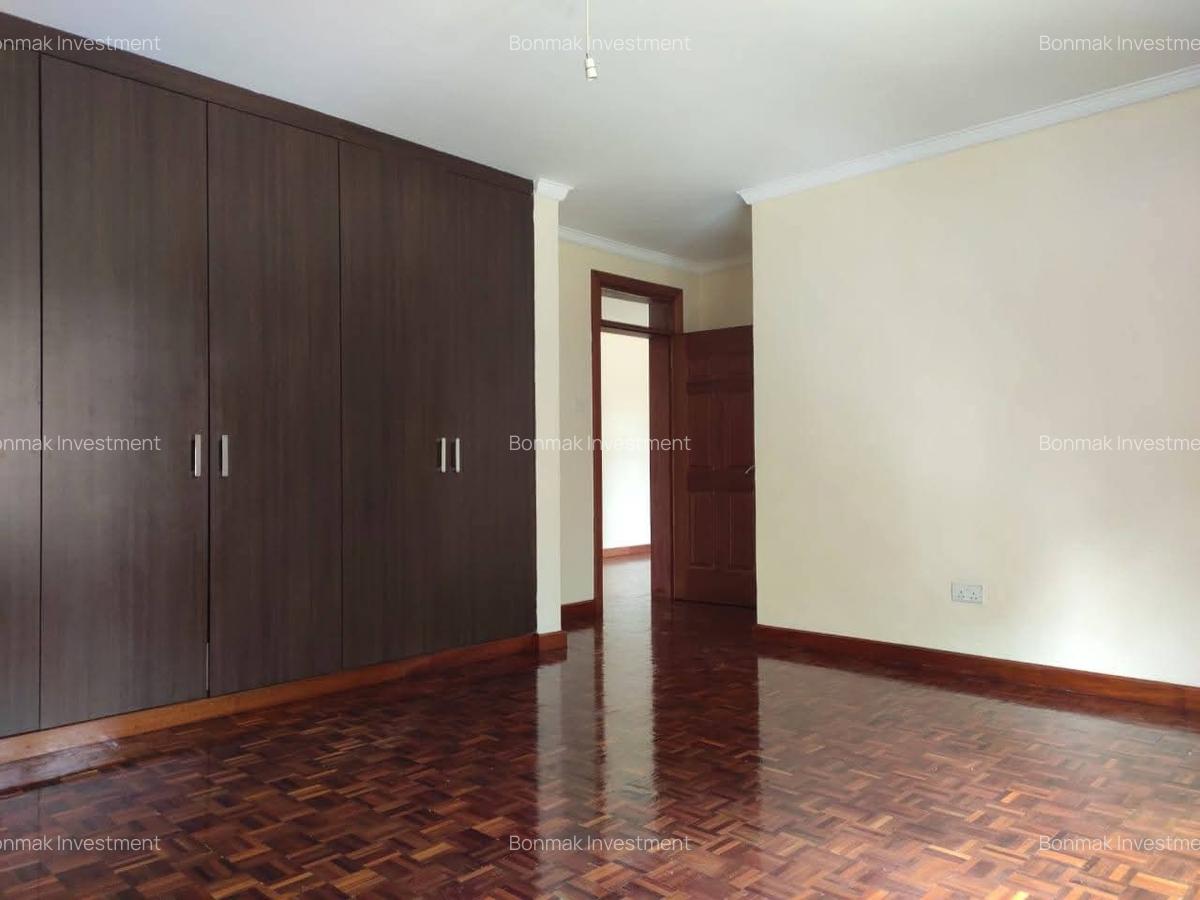 5 Bed Townhouse with En Suite at Maji Mazuri Estate - 15