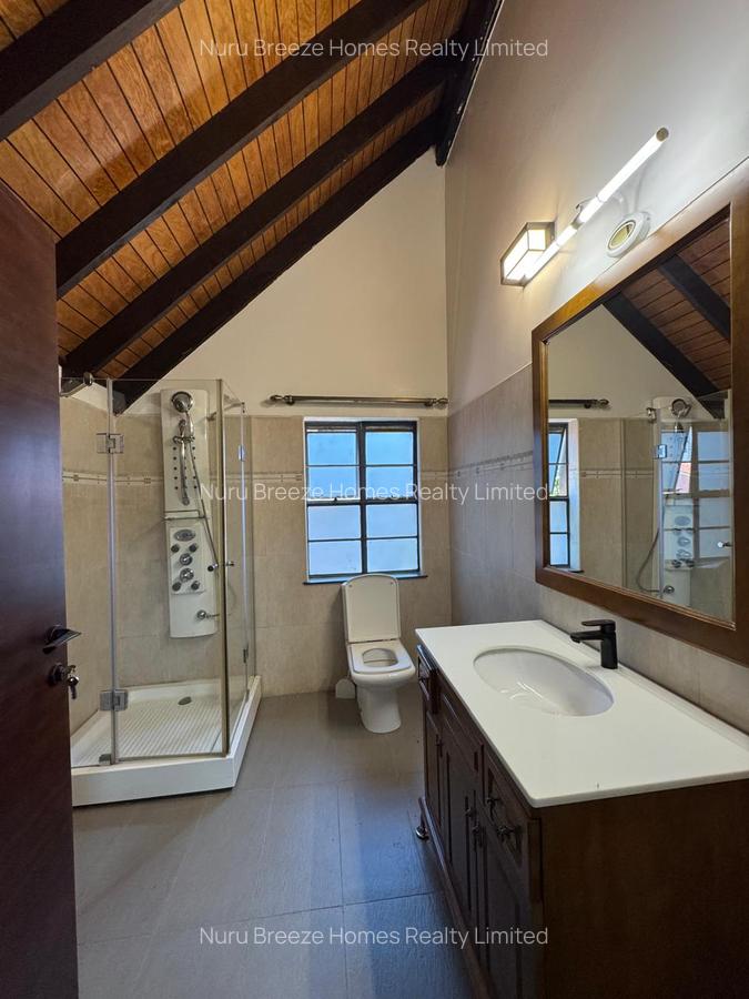 4 Bed Townhouse with En Suite in Lavington - 11