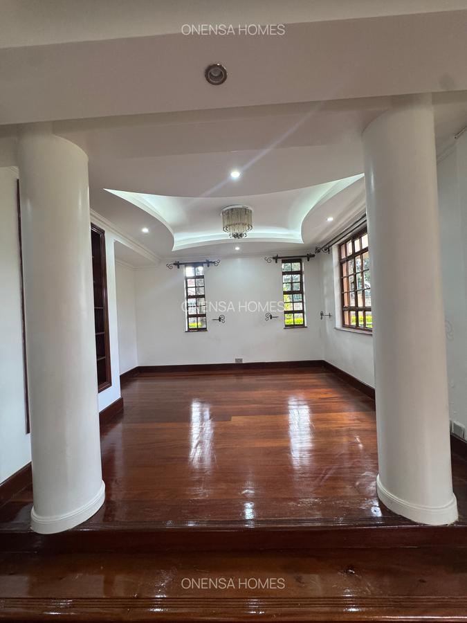 5 Bed House with En Suite in Runda - 10