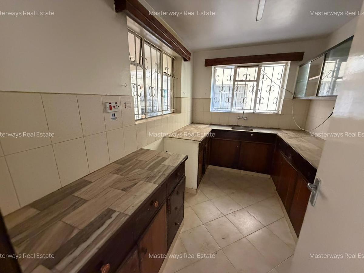 3 Bed Apartment with En Suite in Westlands Area - 2