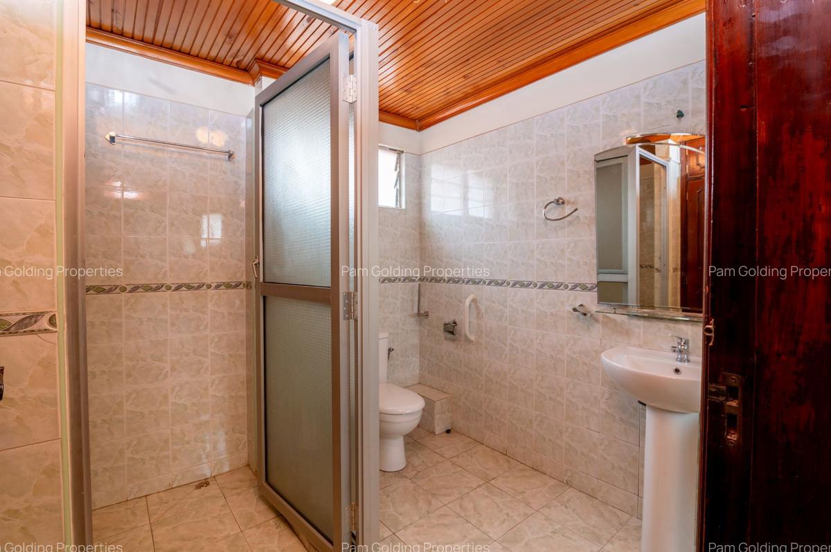 5 Bed Townhouse with En Suite at Ring Road - 11