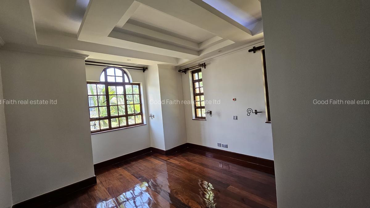 5 Bed House with En Suite in Runda - 7