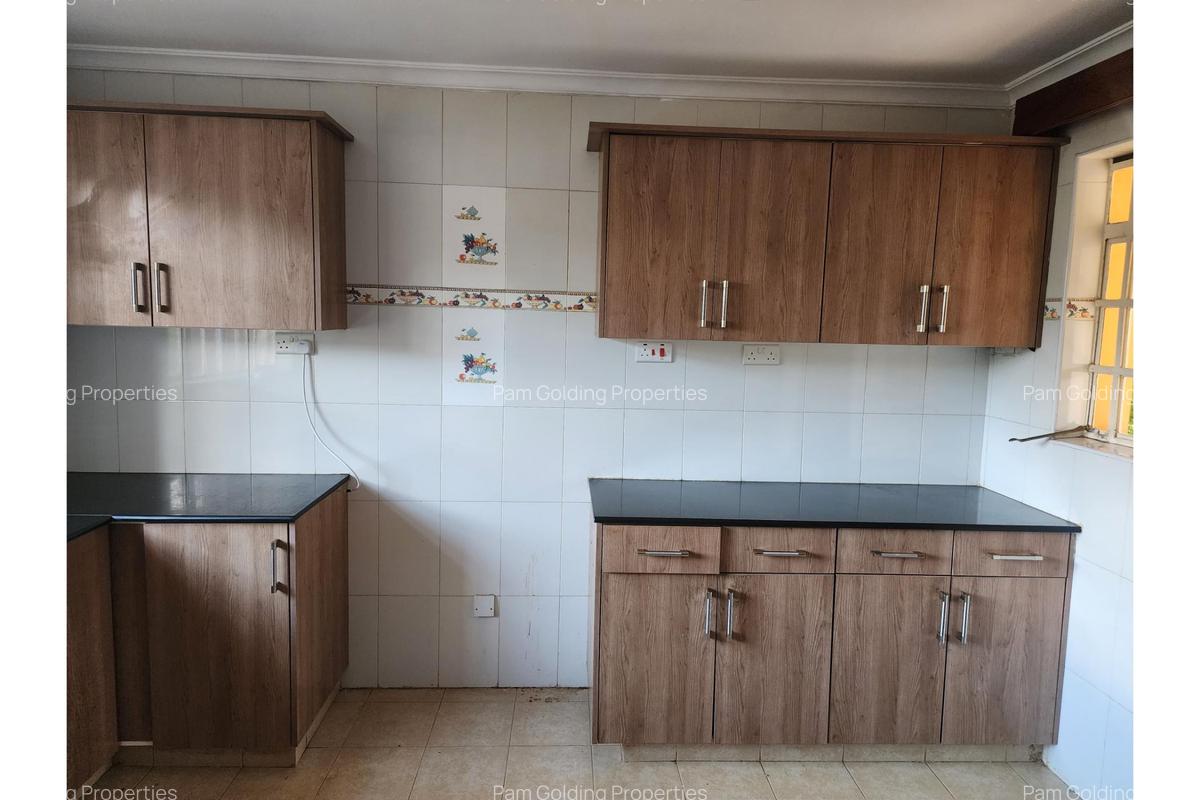 4 Bed House with En Suite at Muthanduku - 4