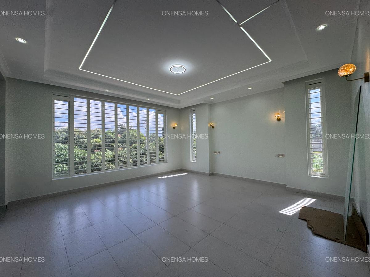 5 Bed House with En Suite in Eastern ByPass - 16