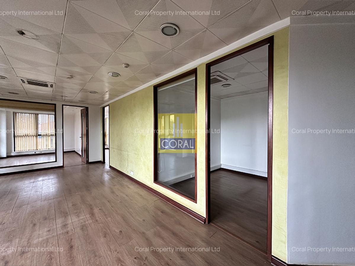 2,399 ft² Office in Riverside - 11