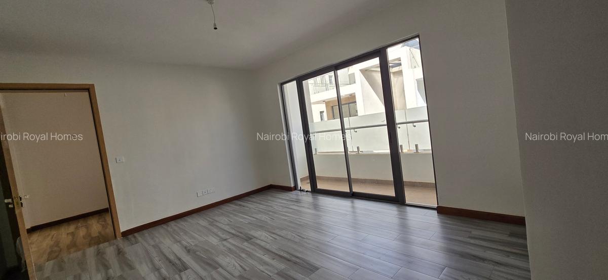 5 Bed Townhouse with En Suite at Lavington Green - 18