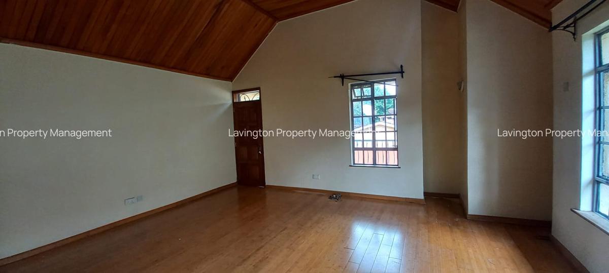 5 Bed Townhouse with En Suite at Lavington Green - 12