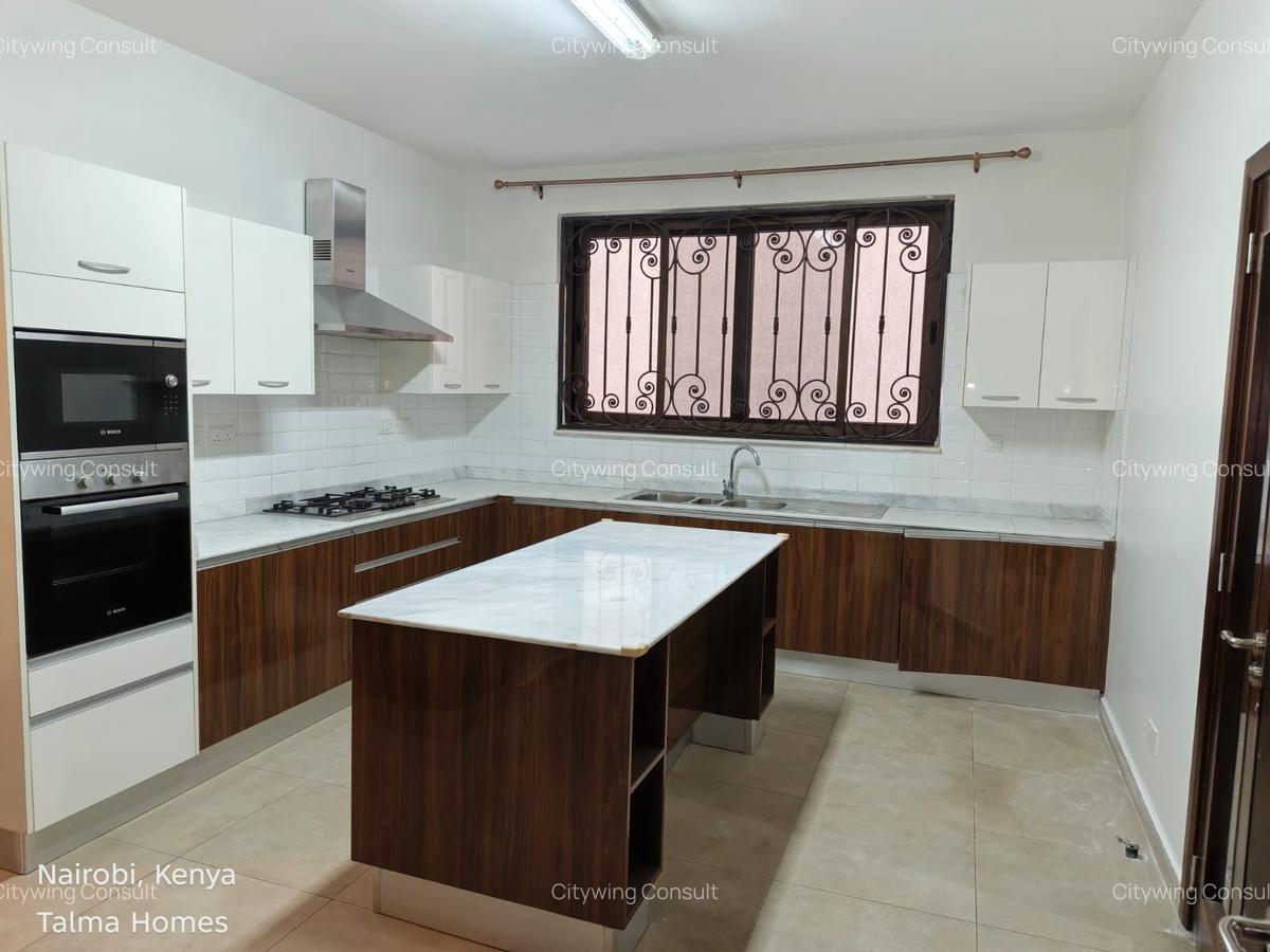 5 Bed Townhouse with En Suite at Lavington Green - 7