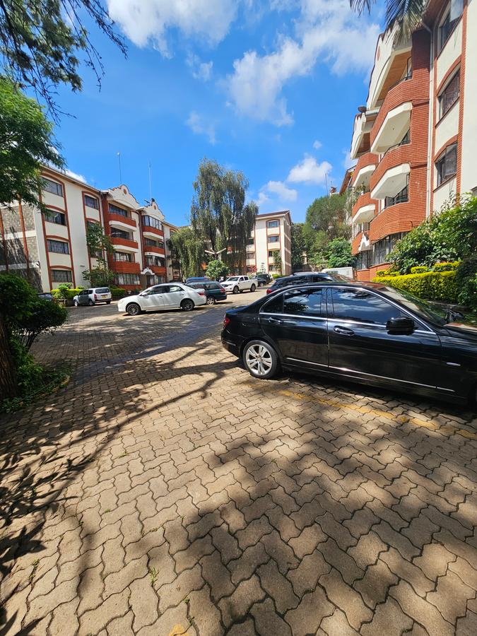 3 Bed Apartment with En Suite at Lavington - 3