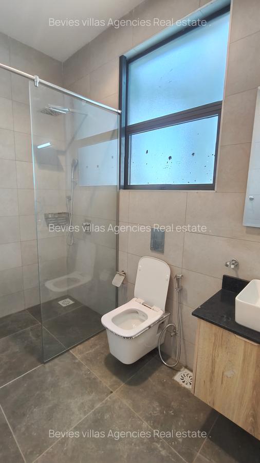 2 Bed Apartment with En Suite at Parklands - 4
