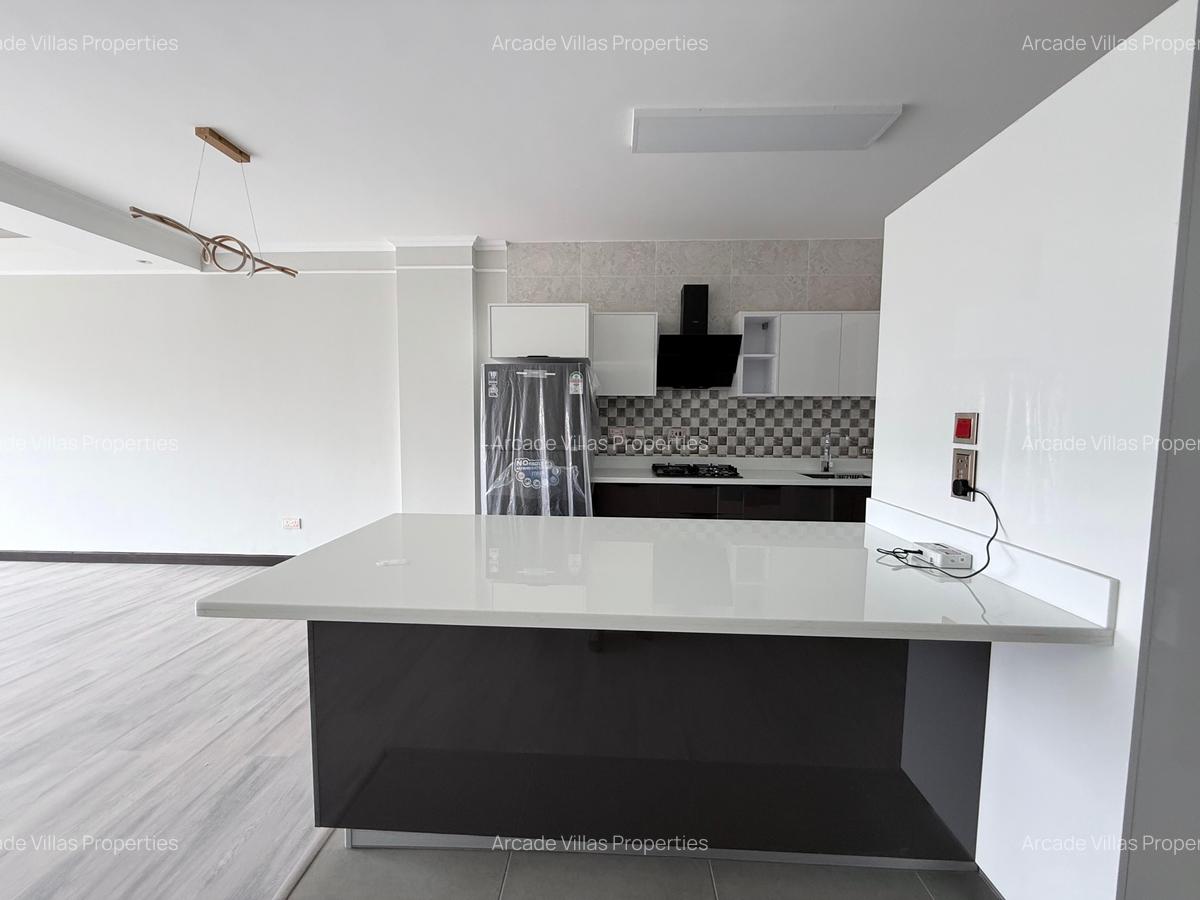 2 Bed Apartment with En Suite in Riverside - 4