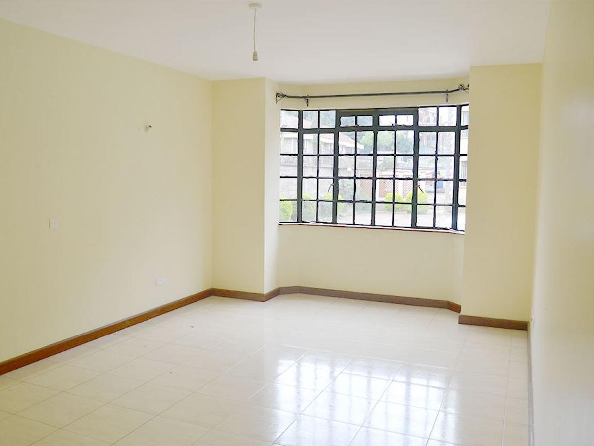 3 Bed Apartment with En Suite at Sports Road - 17